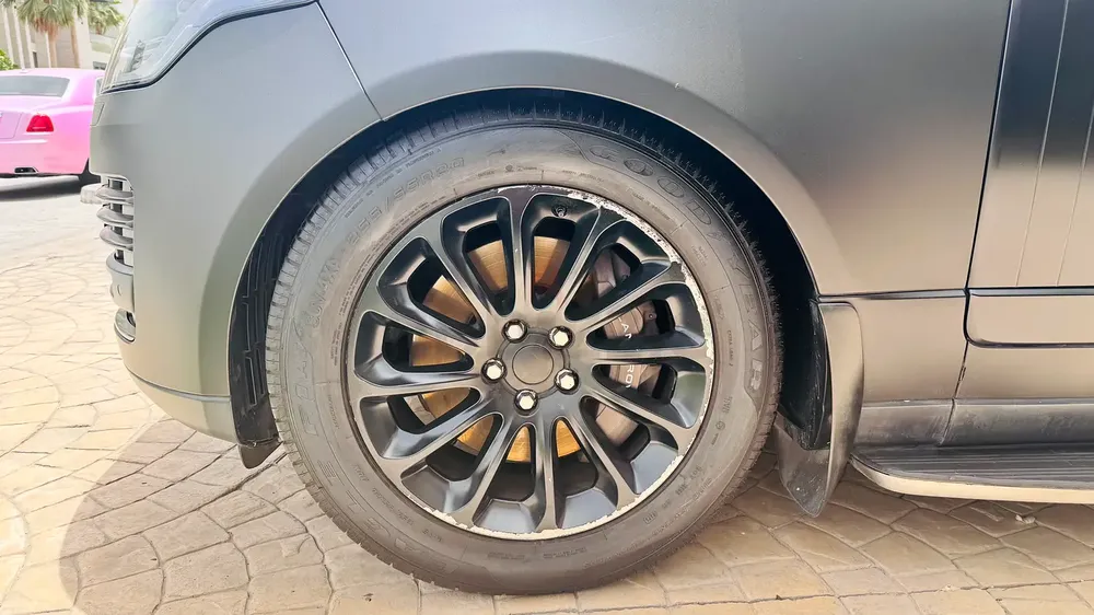 2020 Range Rover Vogue SE V8 | GCC Specs | Matte Black | 119,000 KM AED 148,000 - Image 9