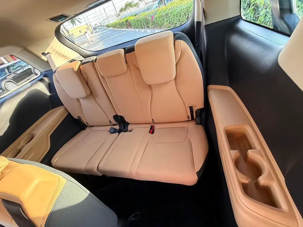 2022 Kia Grand Carnival | GCC Specs | Low Mileage | Family Van - Image 10