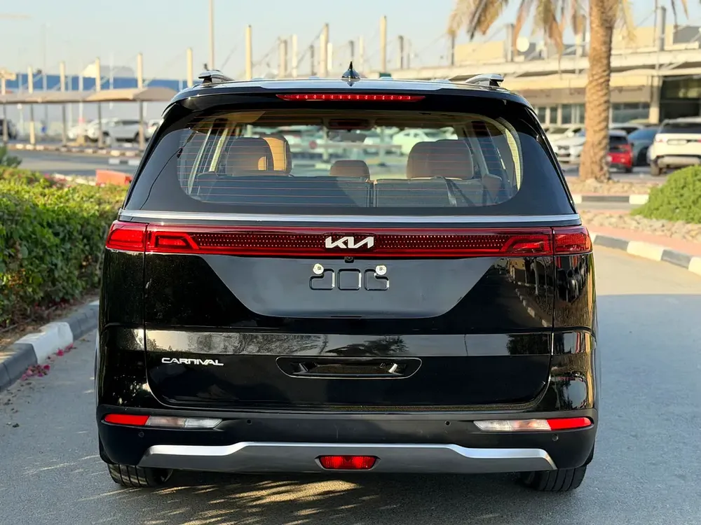 2022 Kia Grand Carnival | GCC Specs | Low Mileage | Family Van - Image 4