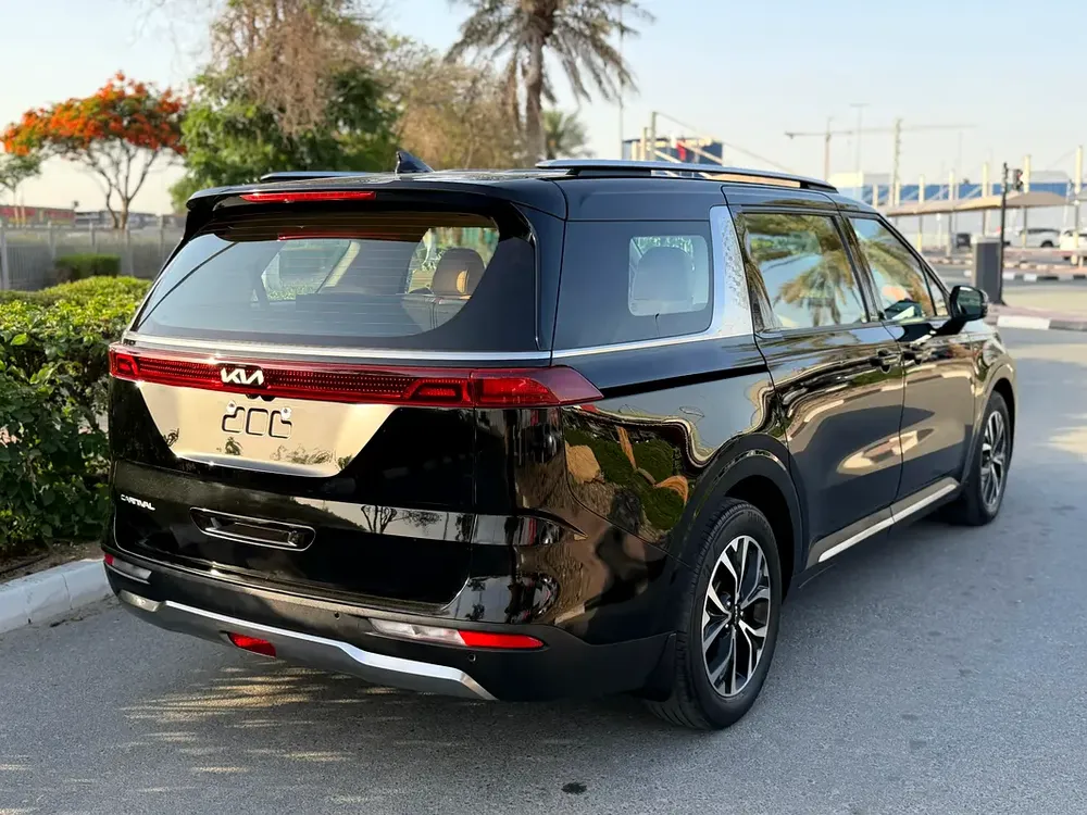 2022 Kia Grand Carnival | GCC Specs | Low Mileage | Family Van - Image 6