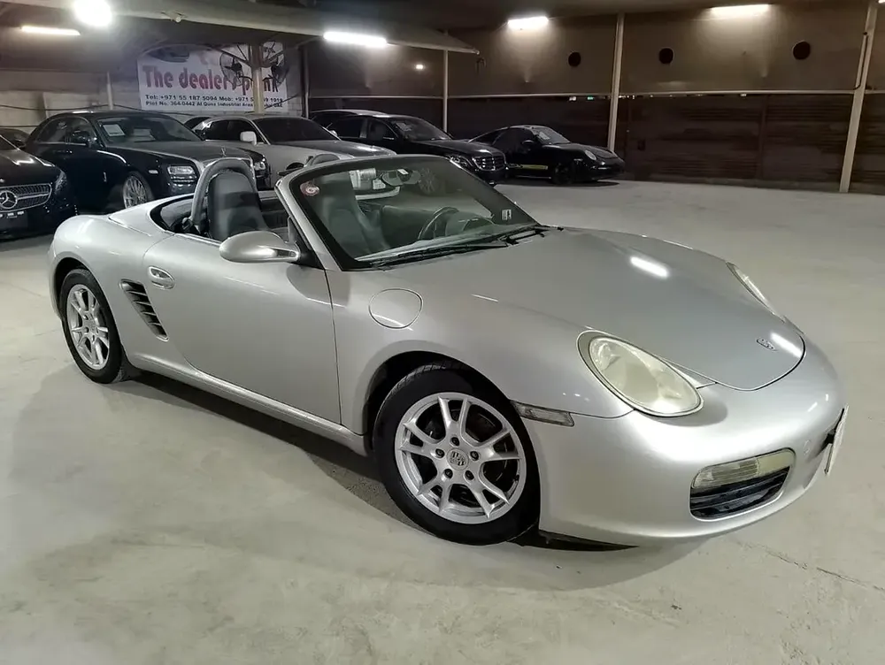 PORSCHE BOXSTER 2006 2.7L | HALF LEATHER SEATS | 17 INCH ALLOY WHEELS | REAR SPOILER - Image 9