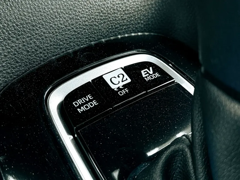 AED 54,000 // Export Price // 2025 Toyota Corolla 1.8L Hybrid Elite - Image 13
