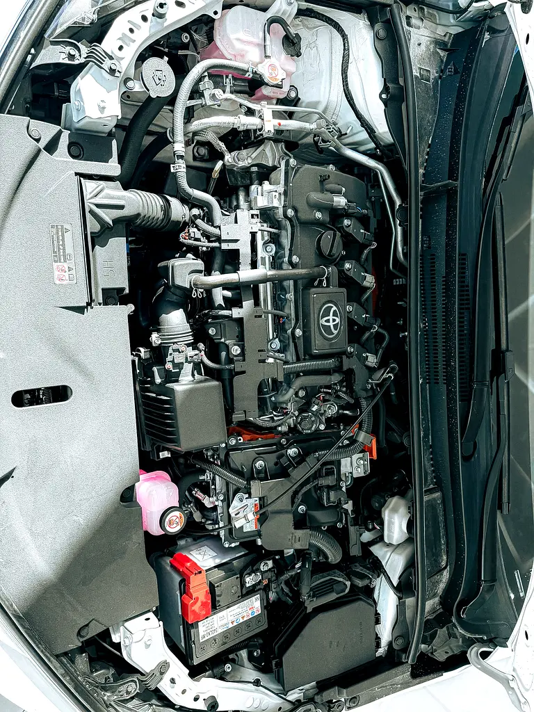 AED 54,000 // Export Price // 2025 Toyota Corolla 1.8L Hybrid Elite - Image 18