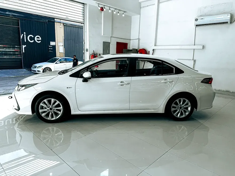 AED 54,000 // Export Price // 2025 Toyota Corolla 1.8L Hybrid Elite - Image 4