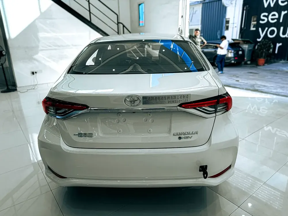 AED 54,000 // Export Price // 2025 Toyota Corolla 1.8L Hybrid Elite - Image 7