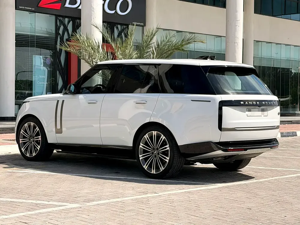 Land Rover Range Rover HSE P530 White GCC Under Warrenty & Service contract - Image 4