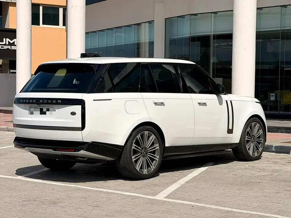 Land Rover Range Rover HSE P530 White GCC Under Warrenty & Service contract - Image 6