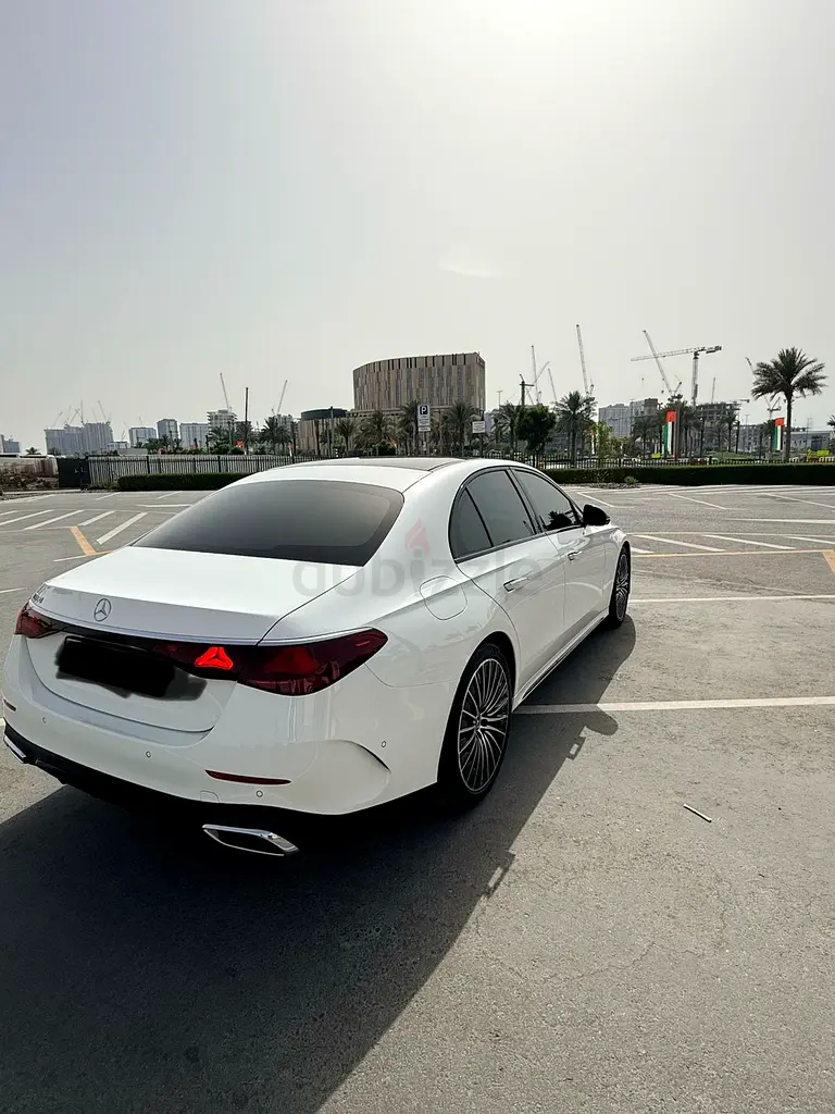 2024 Mercedes-Benz E-Class E 300 | GCC Specs | Brand New Luxury - Image 5