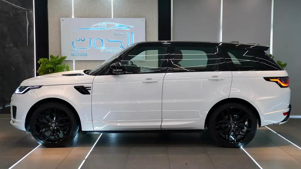 RANGE ROVER SPORT * 2020 KIT * || GCC SPECS || PANORAMIC || FULL OPTIONS || EXCELLENT PERFORMANCE - Image 11