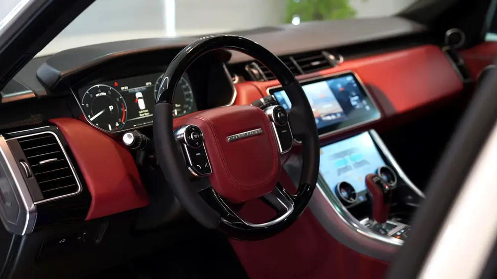 RANGE ROVER SPORT * 2020 KIT * || GCC SPECS || PANORAMIC || FULL OPTIONS || EXCELLENT PERFORMANCE - Image 13