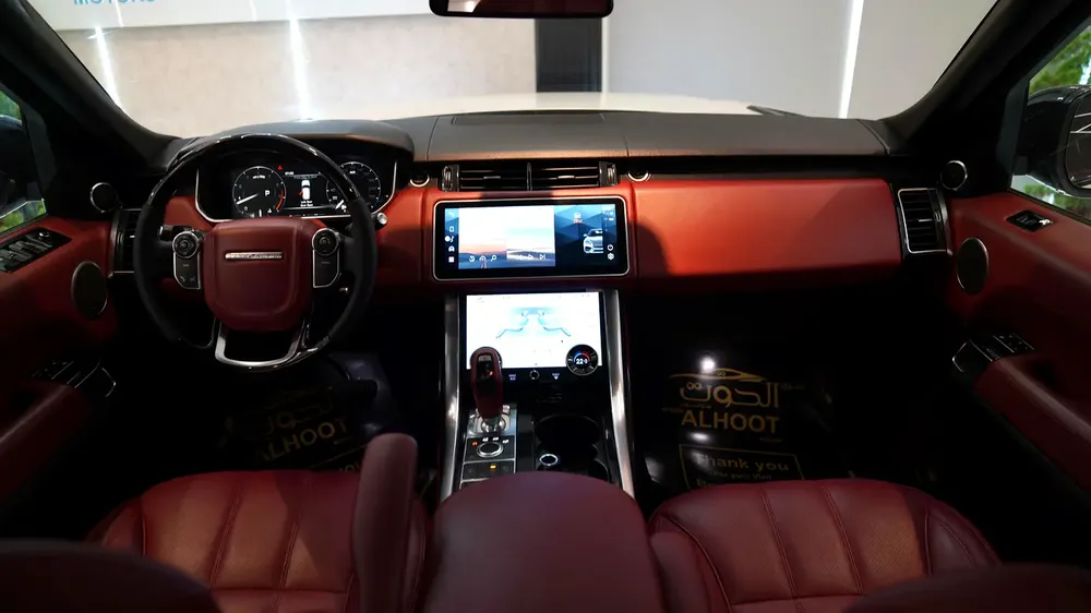 RANGE ROVER SPORT * 2020 KIT * || GCC SPECS || PANORAMIC || FULL OPTIONS || EXCELLENT PERFORMANCE - Image 17