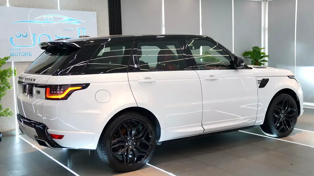 RANGE ROVER SPORT * 2020 KIT * || GCC SPECS || PANORAMIC || FULL OPTIONS || EXCELLENT PERFORMANCE - Image 9