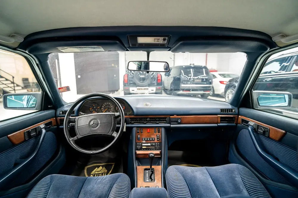 1989 MERCEDES-BENZ 560 SEL VINTAGE LUXURY CAR IN GOOD CONDITION - Image 11