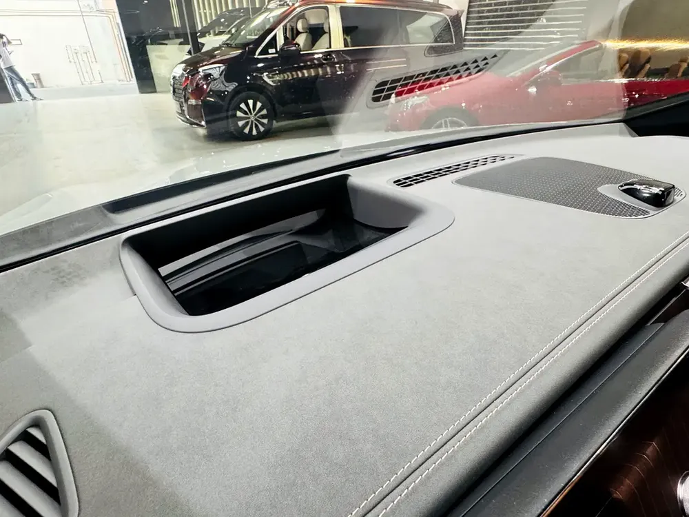 2023 Mercedes EQE350 Luxury with HUD - Image 10