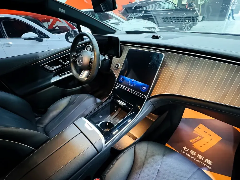 2023 Mercedes EQE350 Luxury with HUD - Image 14