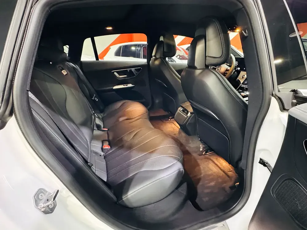 2023 Mercedes EQE350 Luxury with HUD - Image 16