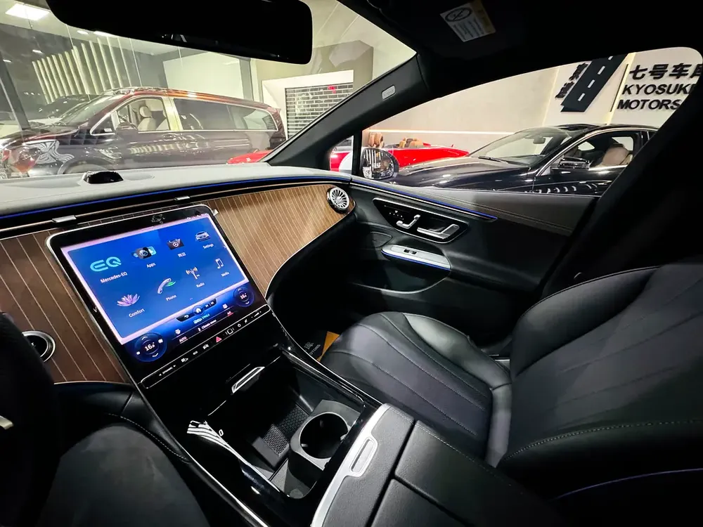 2023 Mercedes EQE350 Luxury with HUD - Image 20