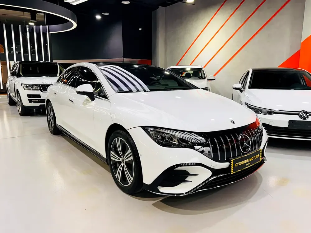 2023 Mercedes EQE350 Luxury with HUD - Image 5