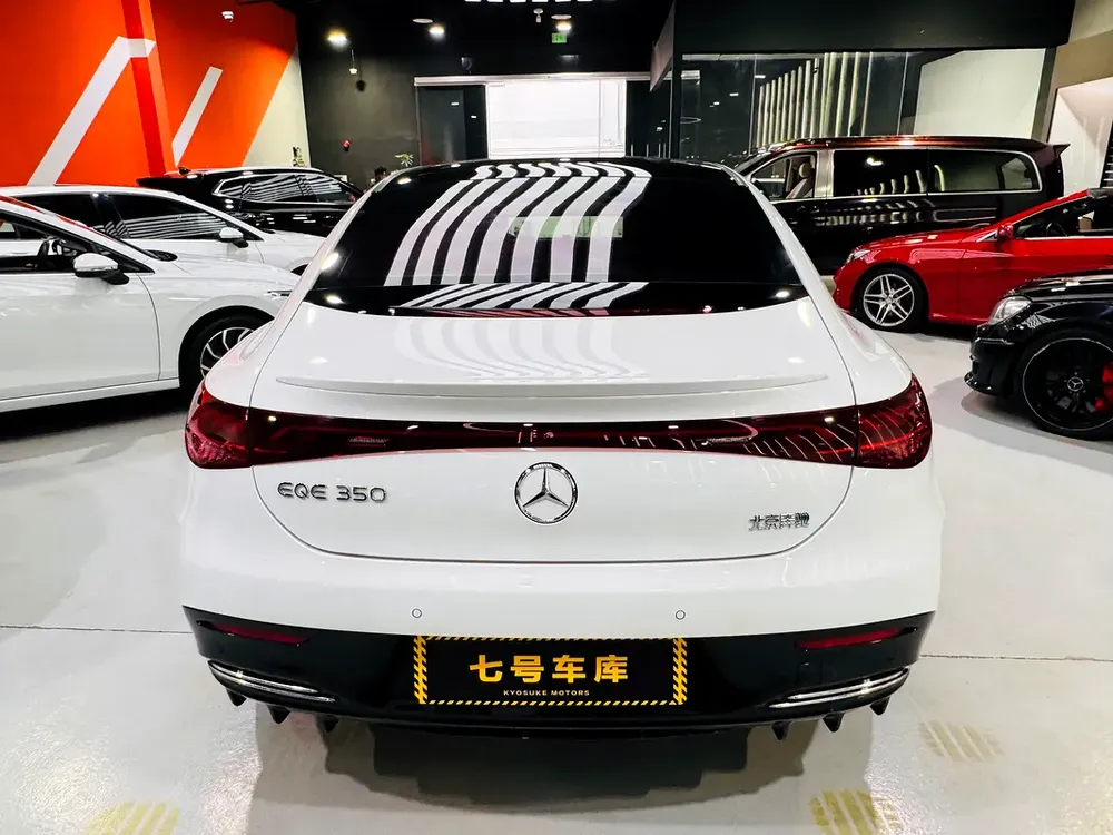 2023 Mercedes EQE350 Luxury with HUD - Image 6