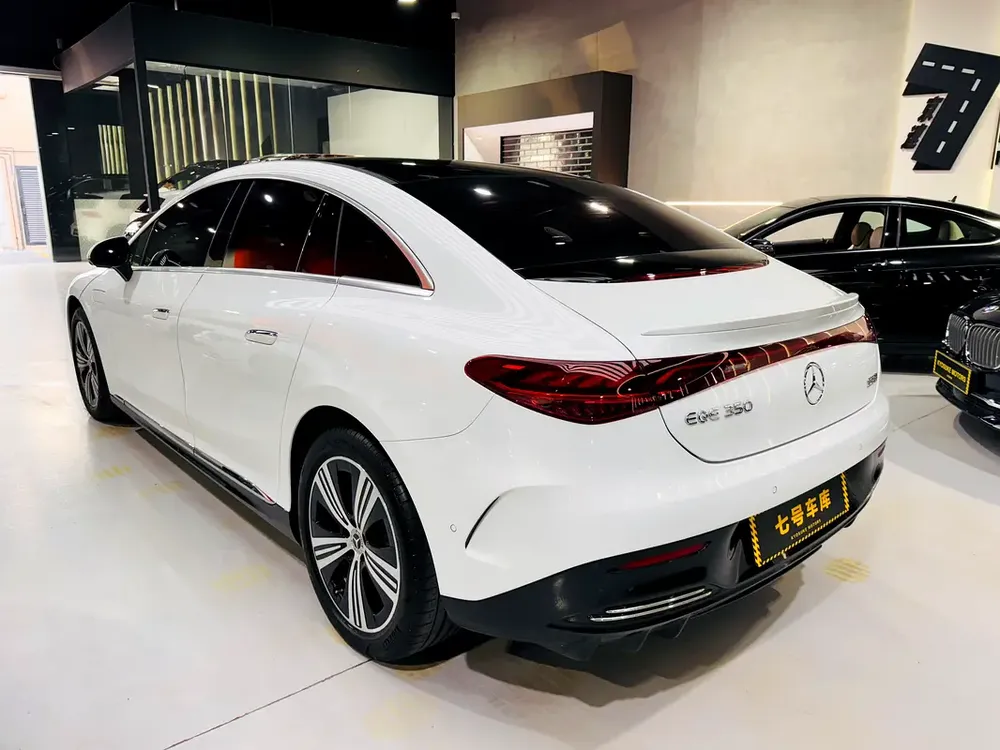 2023 Mercedes EQE350 Luxury with HUD - Image 8