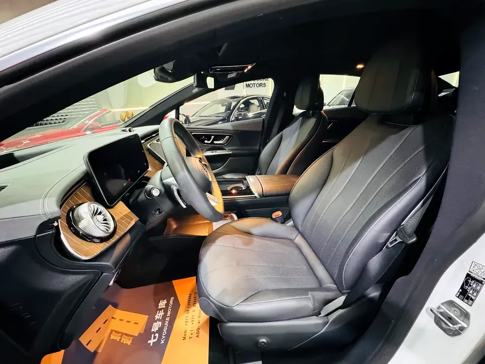 2023 Mercedes EQE350 Luxury with HUD - Image 9