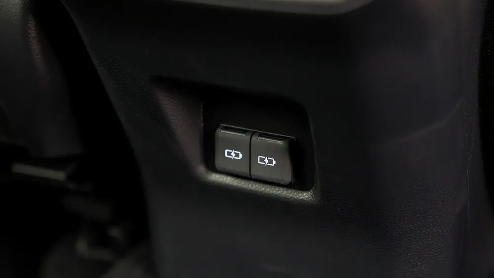 2026 Toyota Rav 4 Adventure GCC Specs - Like New! - Image 13