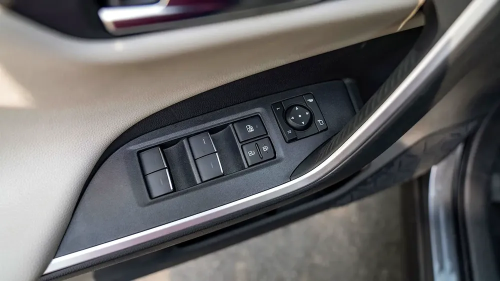 2026 Toyota Rav 4 Adventure GCC Specs - Like New! - Image 19