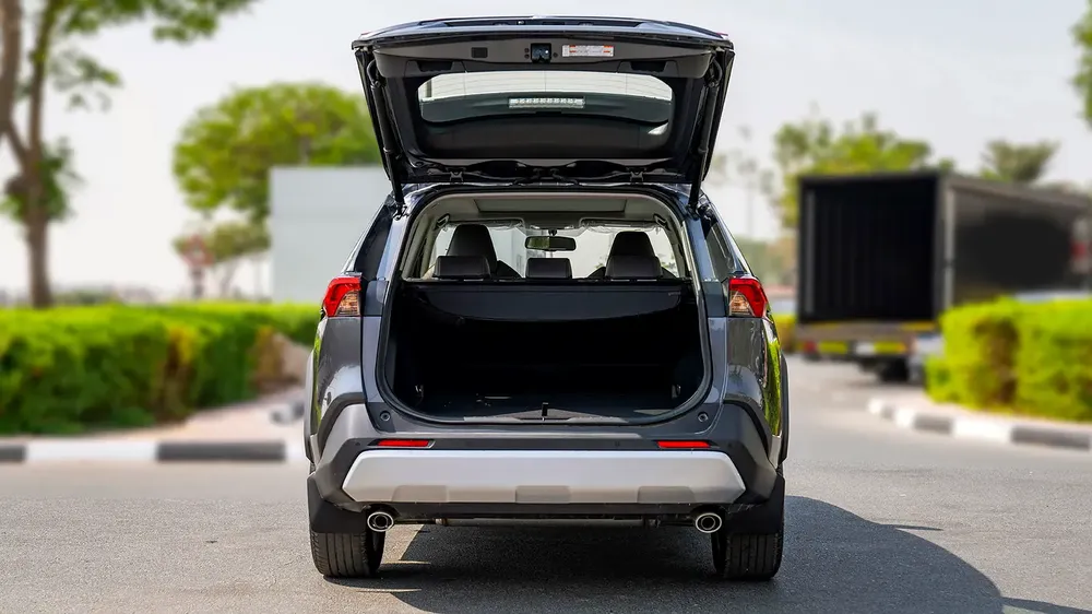 2026 Toyota Rav 4 Adventure GCC Specs - Like New! - Image 5