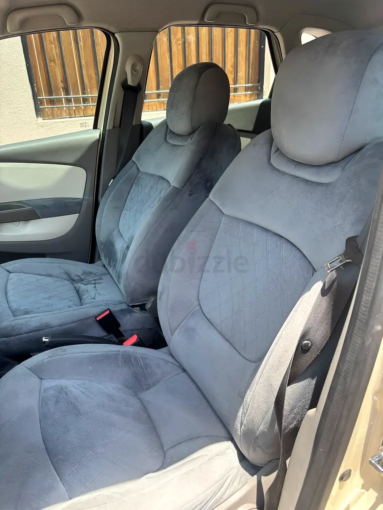 Renault Captur 2015 GCC Specs - Well Maintained - Image 7