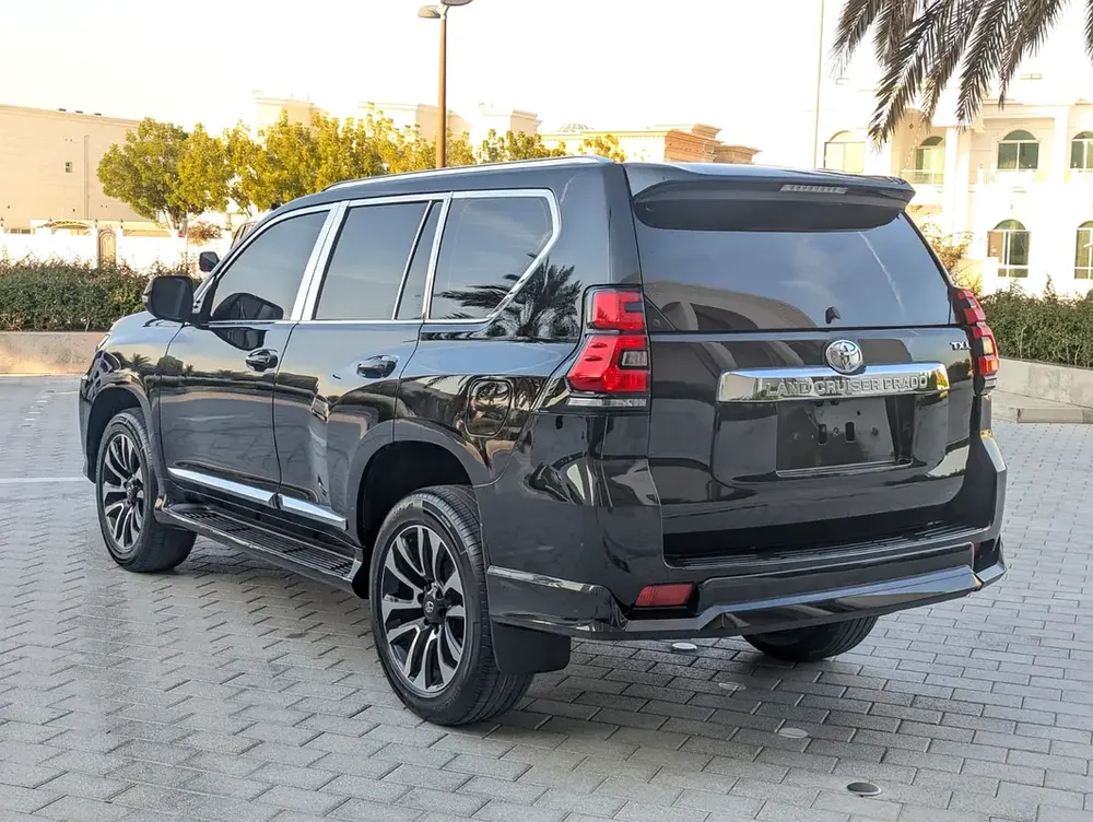TOYOTA PRADO 2019 V4 2.7L GCC SPECIFICATION IN EXCELLENT CONDITION - Image 14