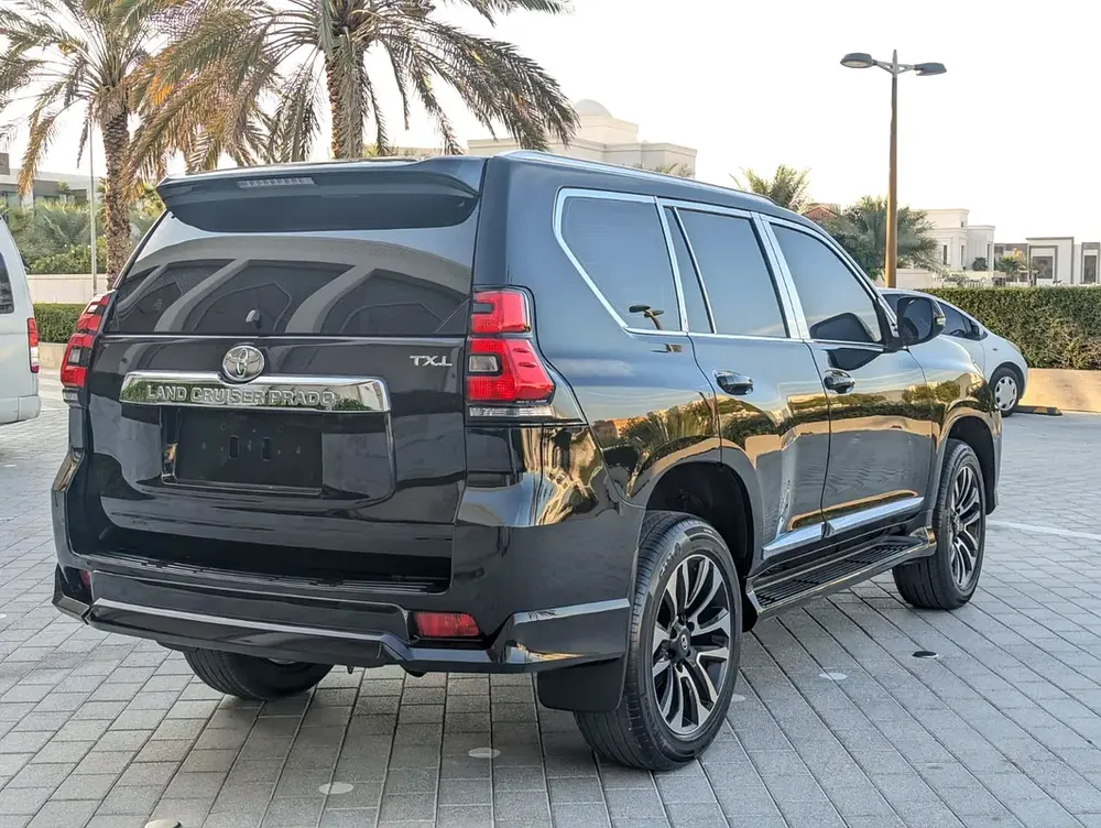 TOYOTA PRADO 2019 V4 2.7L GCC SPECIFICATION IN EXCELLENT CONDITION - Image 15