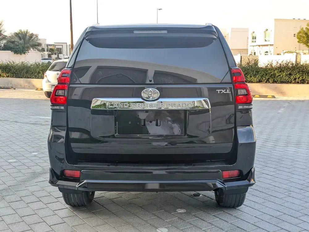 TOYOTA PRADO 2019 V4 2.7L GCC SPECIFICATION IN EXCELLENT CONDITION - Image 18