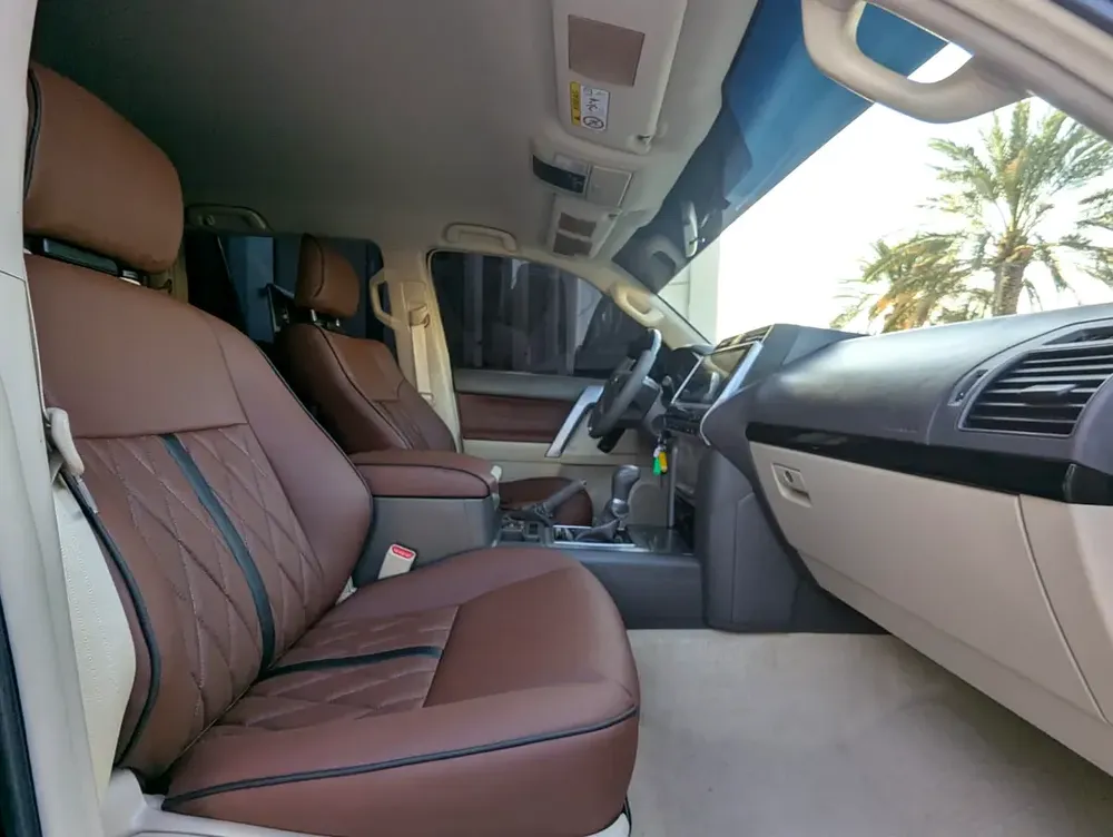 TOYOTA PRADO 2019 V4 2.7L GCC SPECIFICATION IN EXCELLENT CONDITION - Image 5