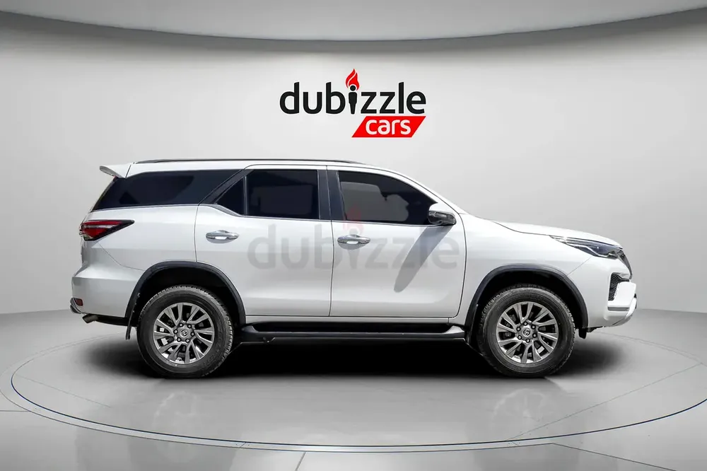 AED 1900/month | 2023 Toyota Fortuner  | GCC Specs | Ref#455227 - Image 4