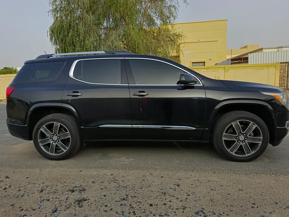 2018 GMC Acadia Denali - Image 4