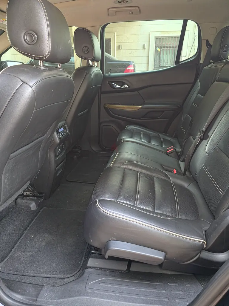 2018 GMC Acadia Denali - Image 6