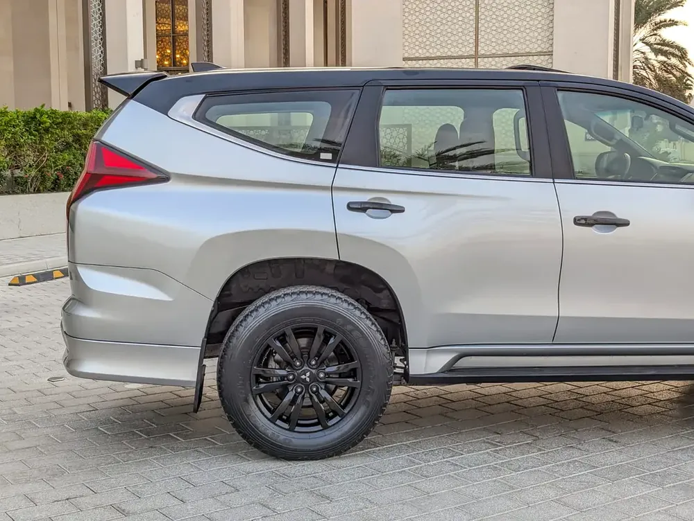 MITSUBISHI MONTERO SPORT 2021 SIGNATURE EDITION GCC ACCIDENT FREE IN EXCELLENT CONDITION - Image 14