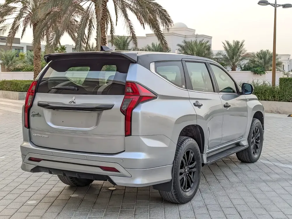 MITSUBISHI MONTERO SPORT 2021 SIGNATURE EDITION GCC ACCIDENT FREE IN EXCELLENT CONDITION - Image 16
