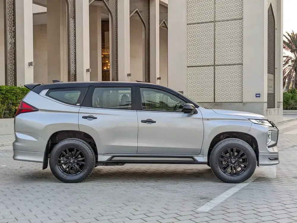MITSUBISHI MONTERO SPORT 2021 SIGNATURE EDITION GCC ACCIDENT FREE IN EXCELLENT CONDITION - Image 17