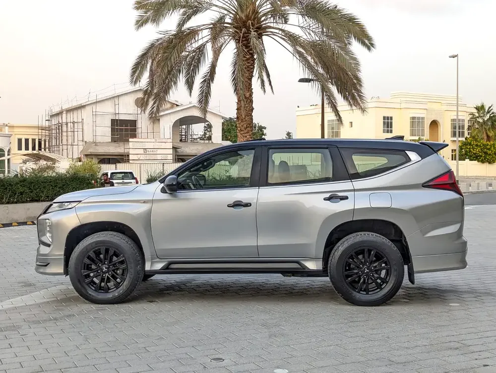 MITSUBISHI MONTERO SPORT 2021 SIGNATURE EDITION GCC ACCIDENT FREE IN EXCELLENT CONDITION - Image 18
