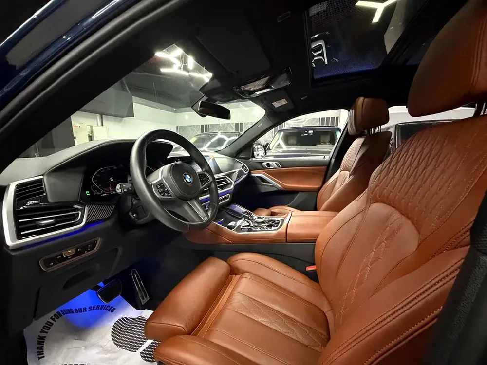 BMW Warranty/Service 2028 | Original Paint | Black Edition | Full Option - Image 8