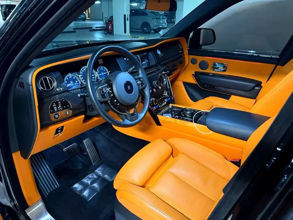 Rolls-Royce Cullinan Black Badge 2022 - GCC Specs - Pristine Condition - Image 5