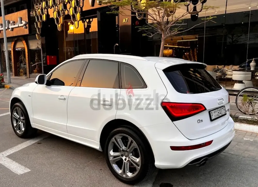 Audi Q5 45 TFSI quattro S line 2015 - GCC Specs - Well Maintained - Image 4