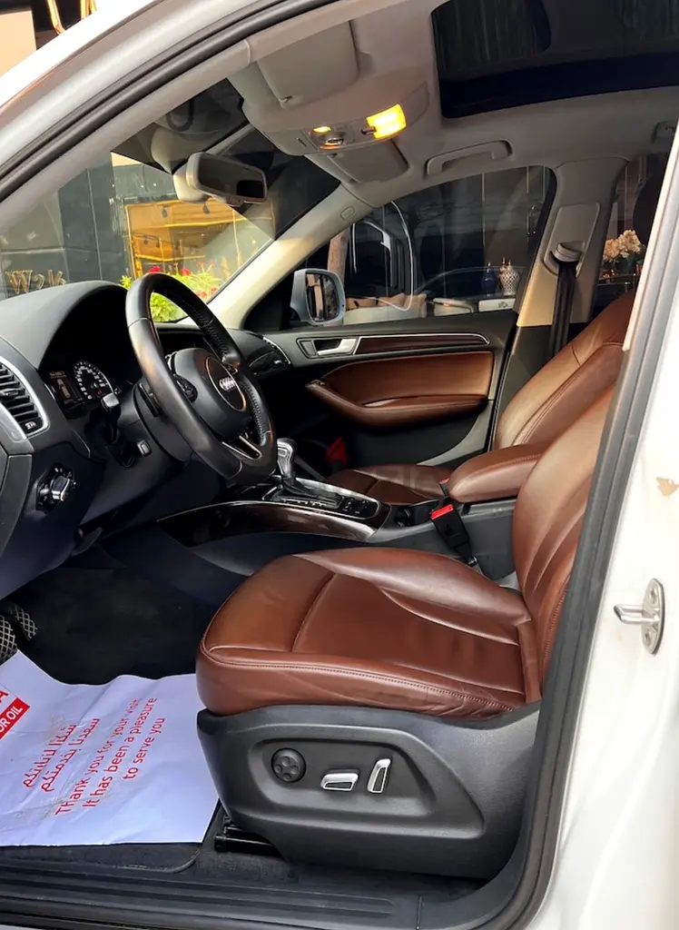 Audi Q5 45 TFSI quattro S line 2015 - GCC Specs - Well Maintained - Image 5