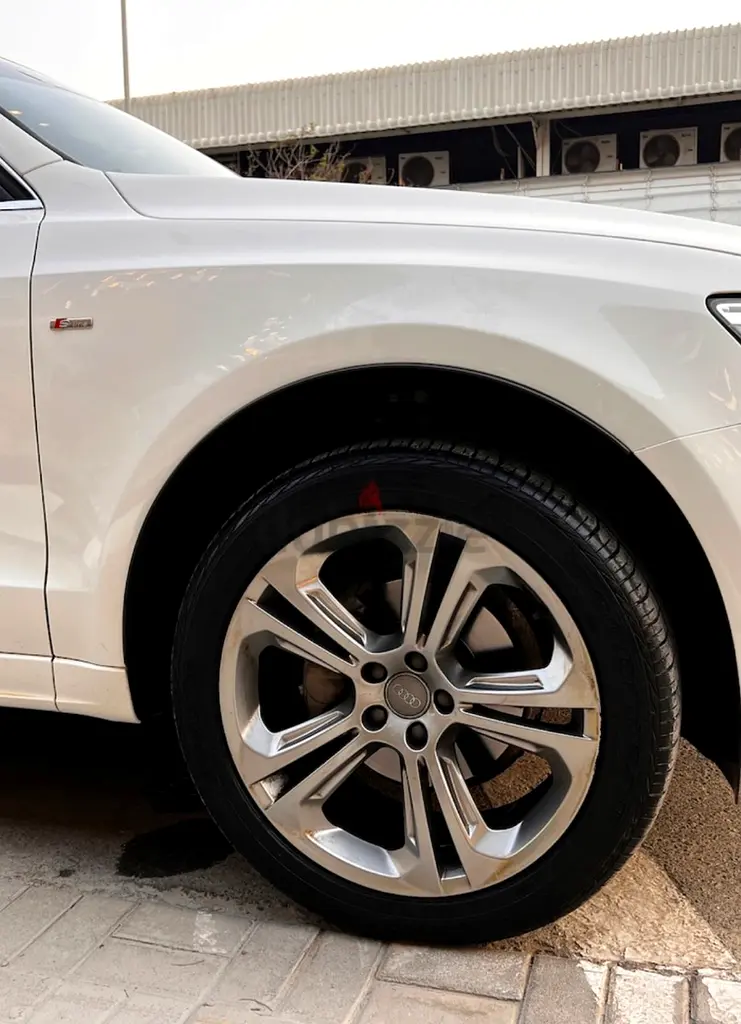 Audi Q5 45 TFSI quattro S line 2015 - GCC Specs - Well Maintained - Image 7