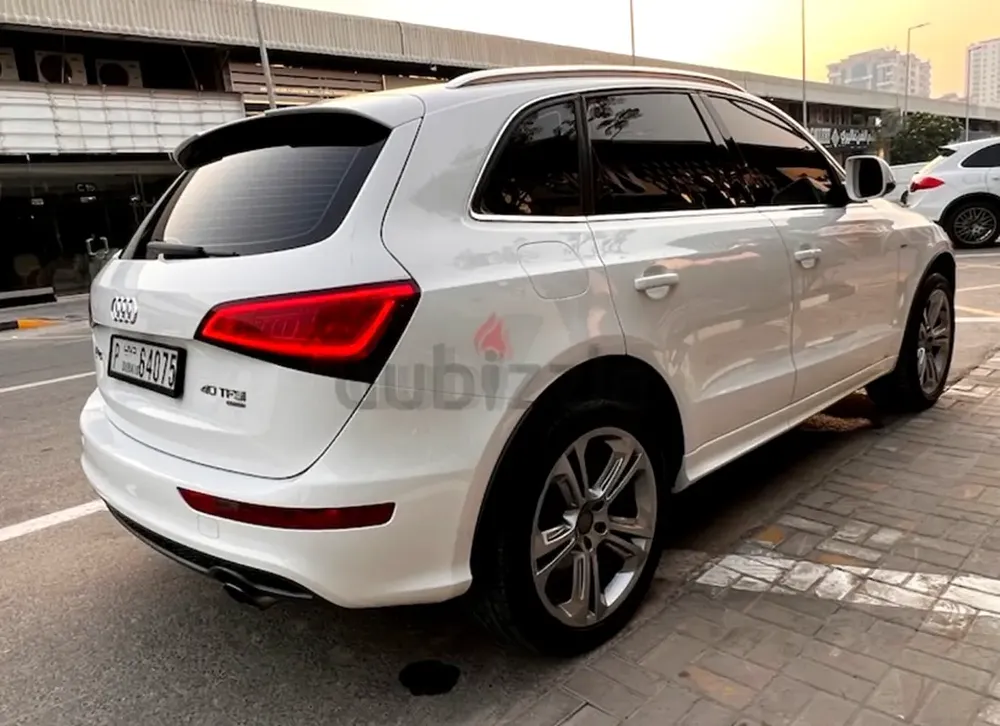 Audi Q5 45 TFSI quattro S line 2015 - GCC Specs - Well Maintained - Image 9