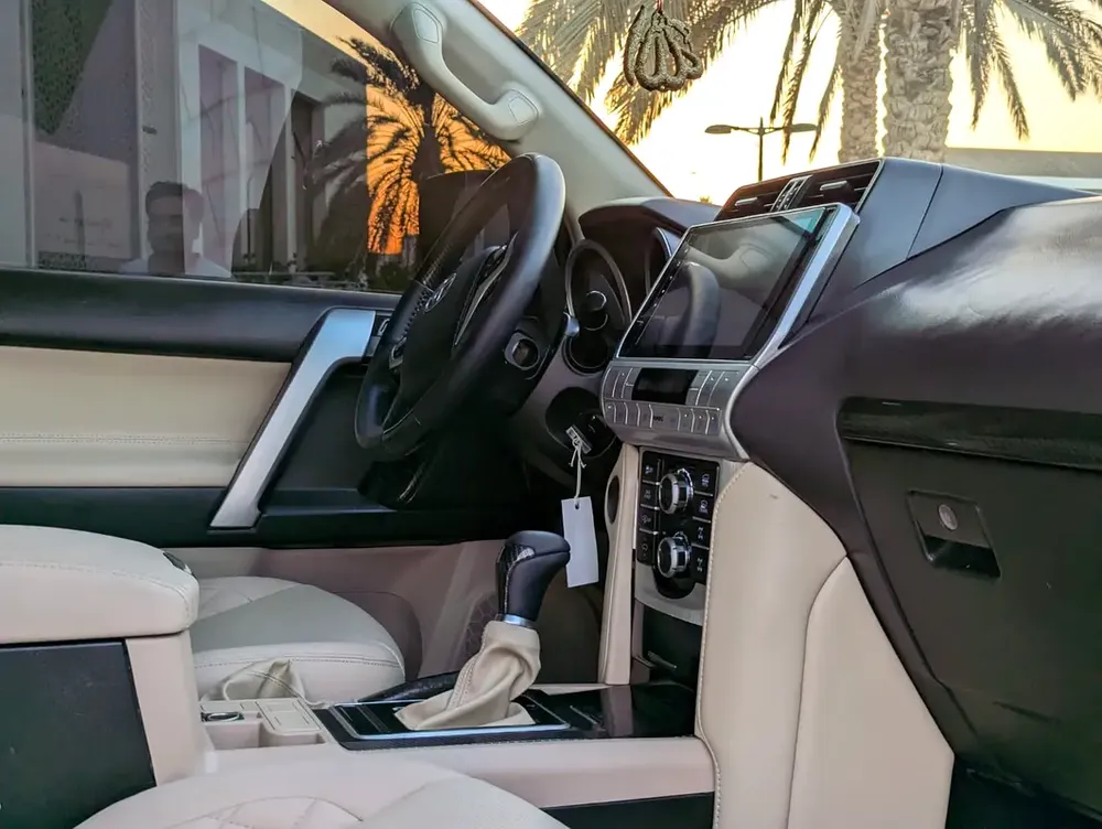 TOYOTA PRADO 2012 FACELIFTED 2023 WITH INTERIOR AND EXTERIOR GCC V4 2.7L IN EXCELLENT CONDITION - Image 4