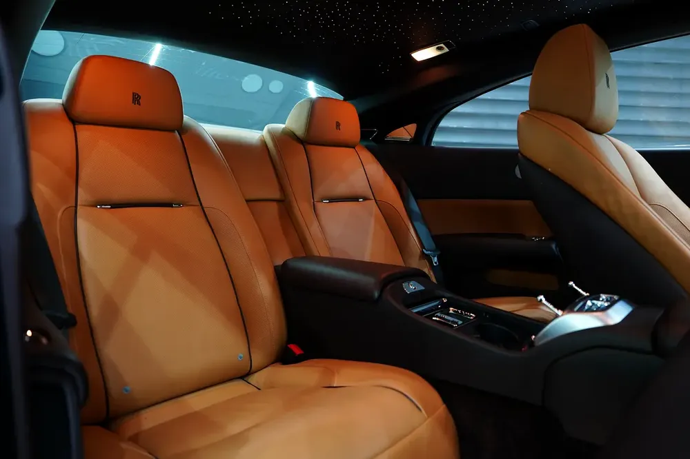 2016 Rolls-Royce Wraith, Upper Two-Tone, Starlight Headliner, GCC Spec!! - Image 10