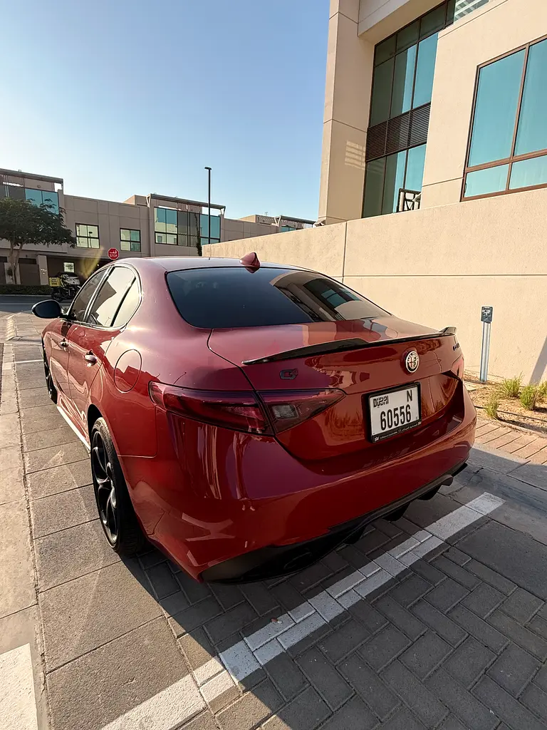 BEAUTIFUL 2019 ALFA ROMEO GIULIA VELOCE Q4 WITH A CUSTOM EXHAUST SYSTEM AND CARBON FIBRE TRIM - Image 7