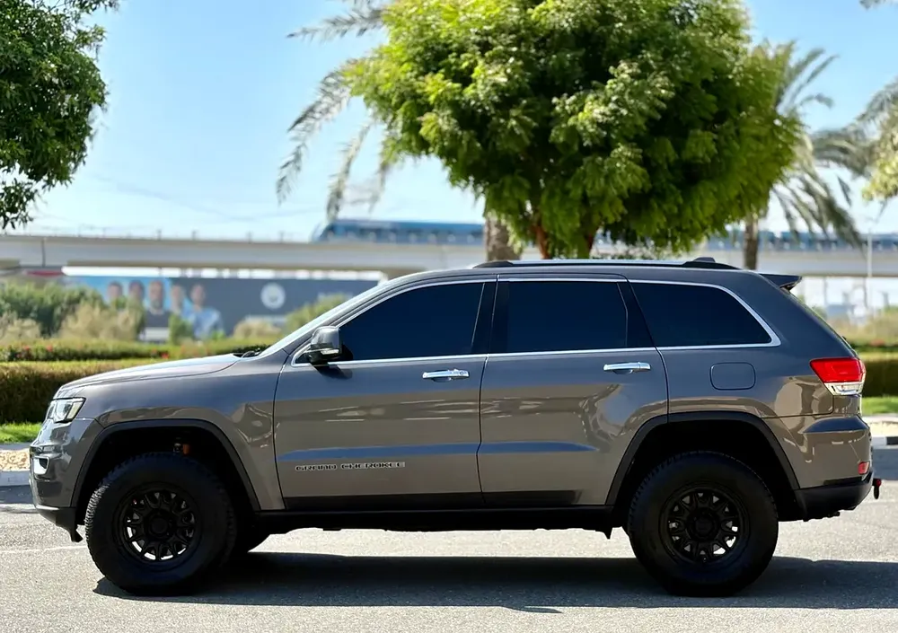 Jeep Grand Cherokee Limited 2019 GCC Specs - Image 9